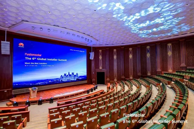 Sala principală a summitului